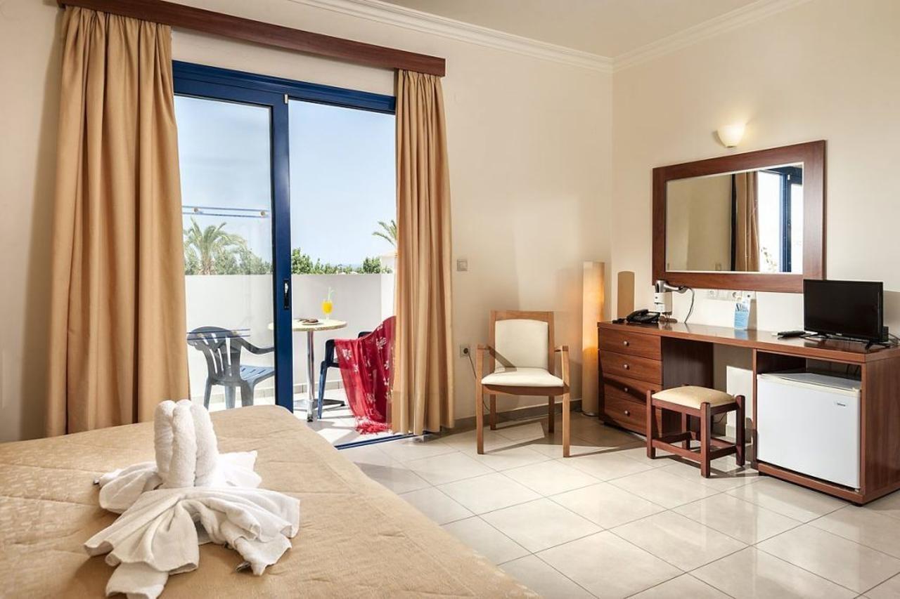 Adelais Hotel ตาวโรไนติส ภายนอก รูปภาพ