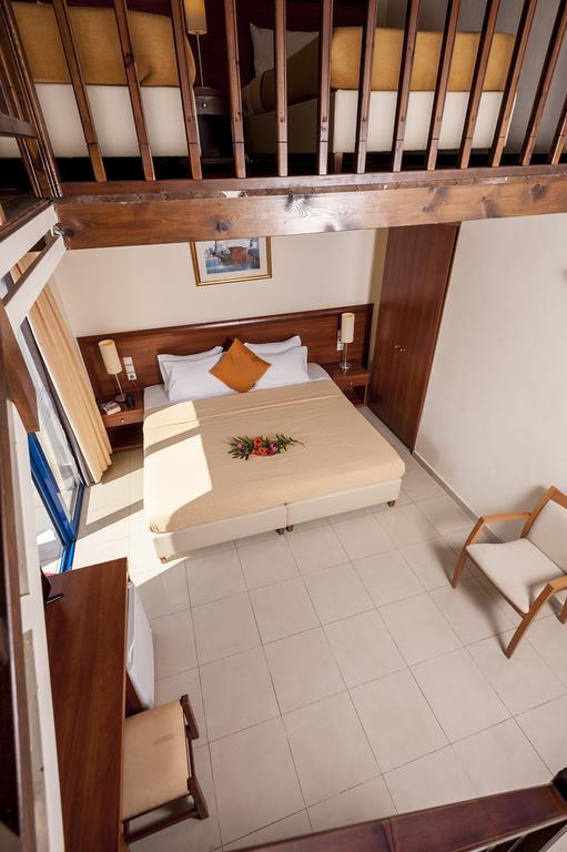 Adelais Hotel ตาวโรไนติส ภายนอก รูปภาพ
