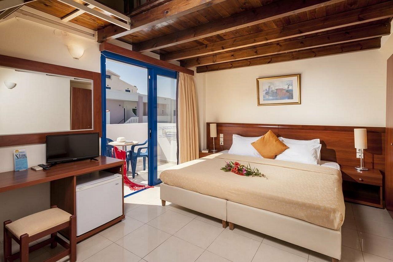 Adelais Hotel ตาวโรไนติส ภายนอก รูปภาพ